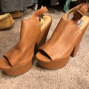 Steve Madden Gabby Heel in Camel Size 8.5